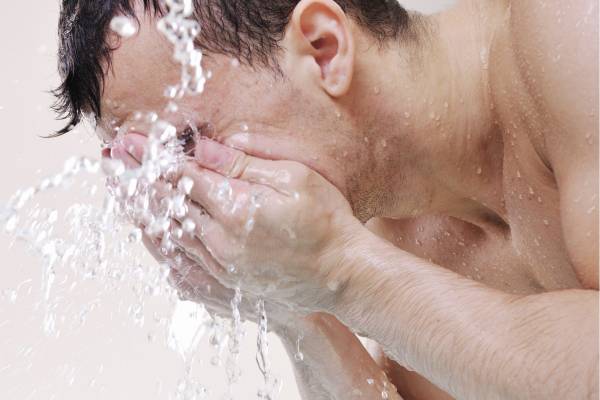 Washing face excessively, oily skin, oily face, acne, clogged pores, red skin, cystic acne, pimples, blackheads